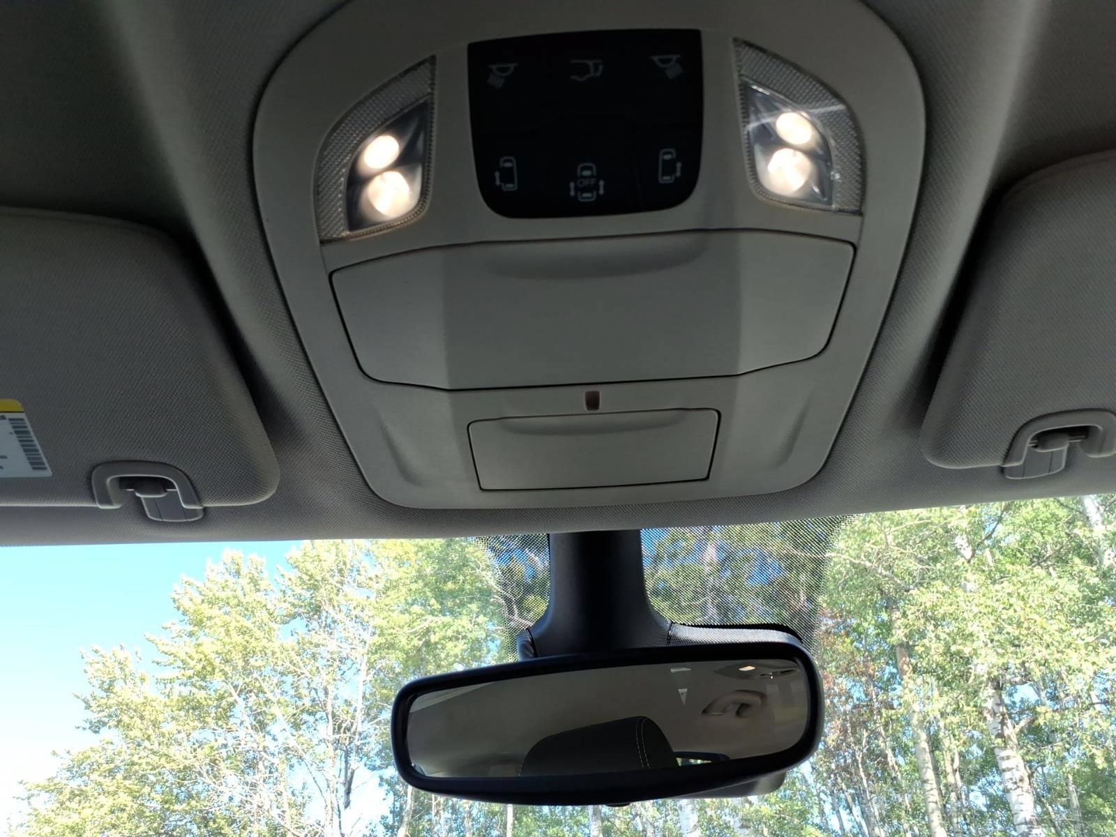 Used 2024 Chrysler Pacifica Touring-L FWD image 23