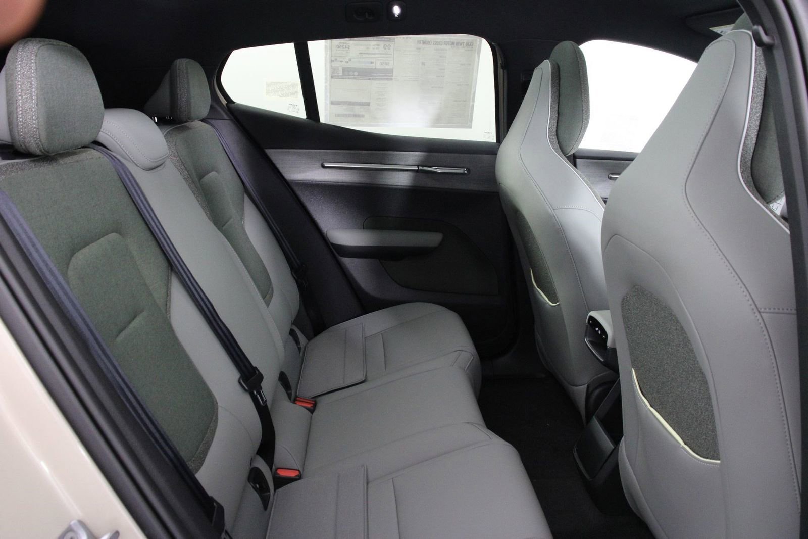 New 2026 Volvo EX30 Cross Country Ultra image 11