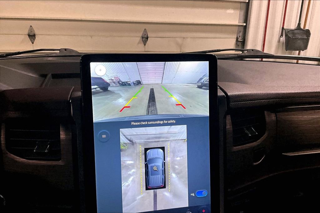 Certified 2022 Ford Expedition Limited image 34