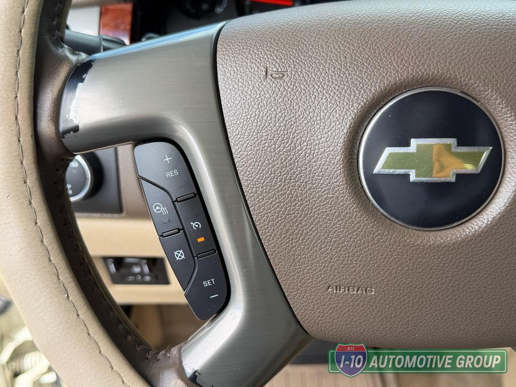 Used 2013 Chevrolet Avalanche LTZ AWD/4WD image 35