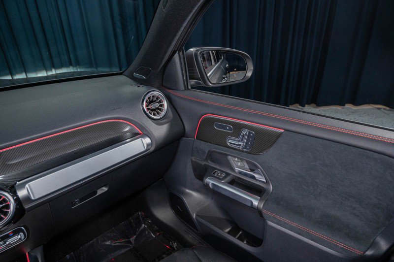 Certified 2025 Mercedes-Benz GLB 35 AMG 4MATIC image 24