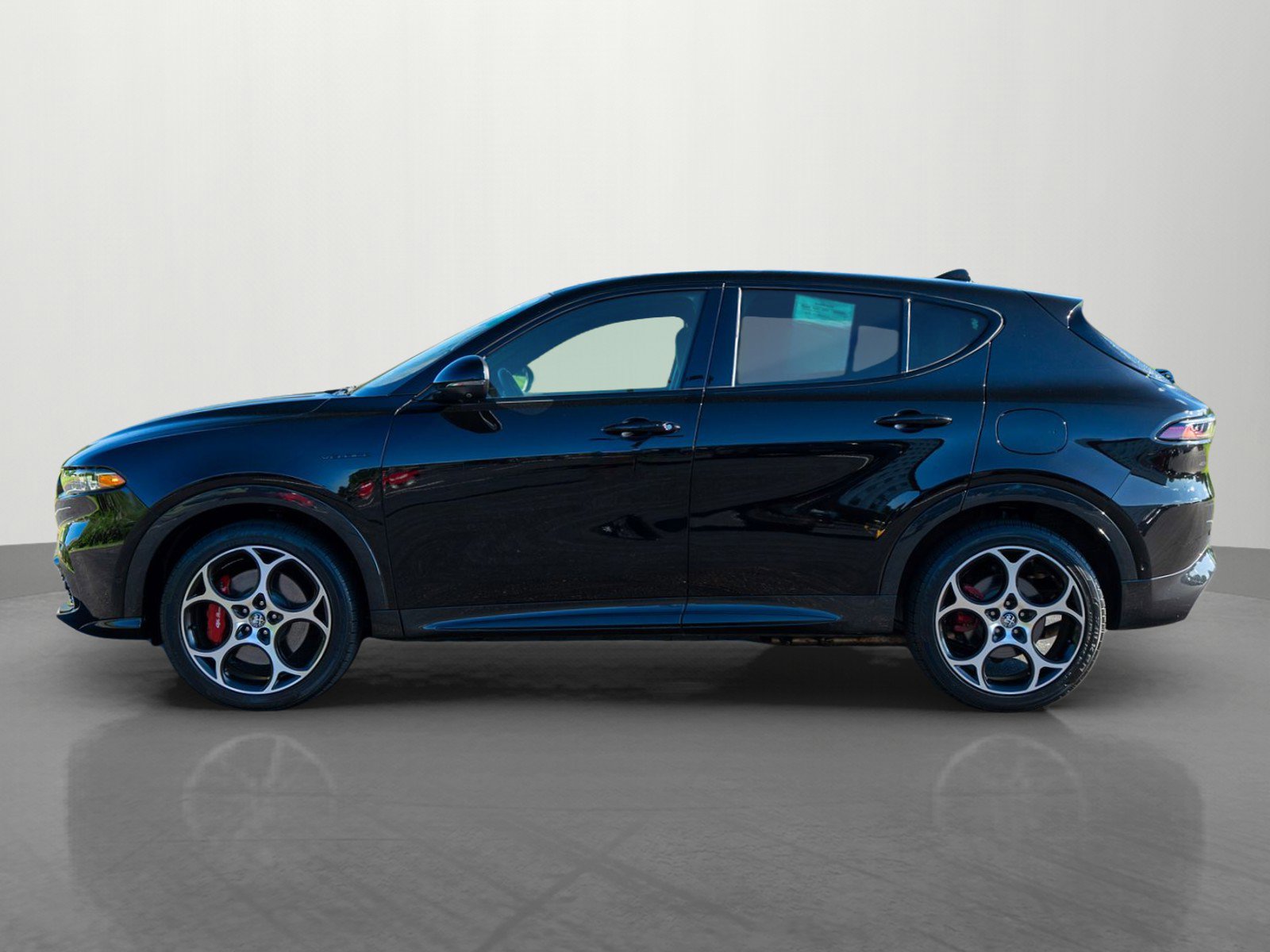 Used 2024 Alfa Romeo Tonale Veloce w/ Active Assist Package AWD/4WD image 4