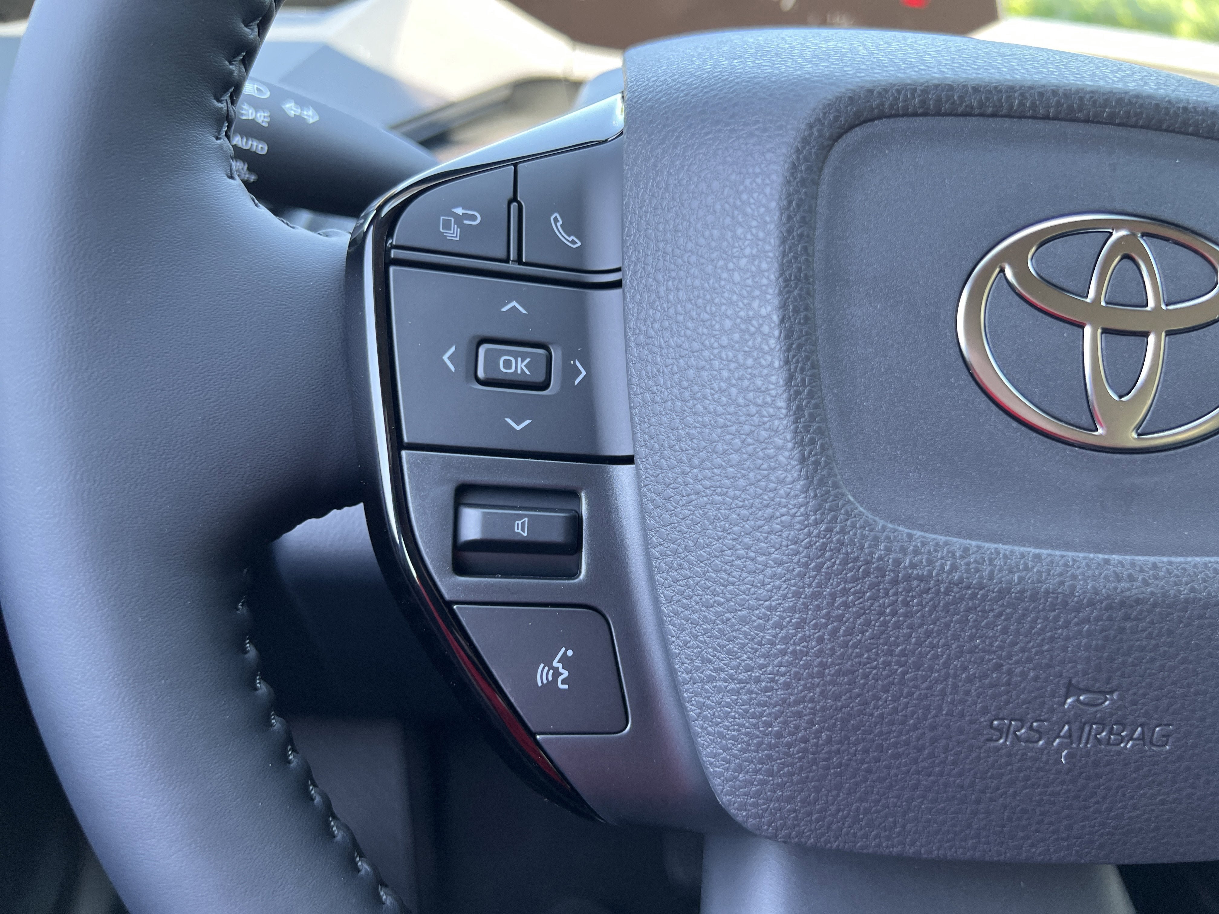 New 2026 Toyota Prius XLE FWD image 13