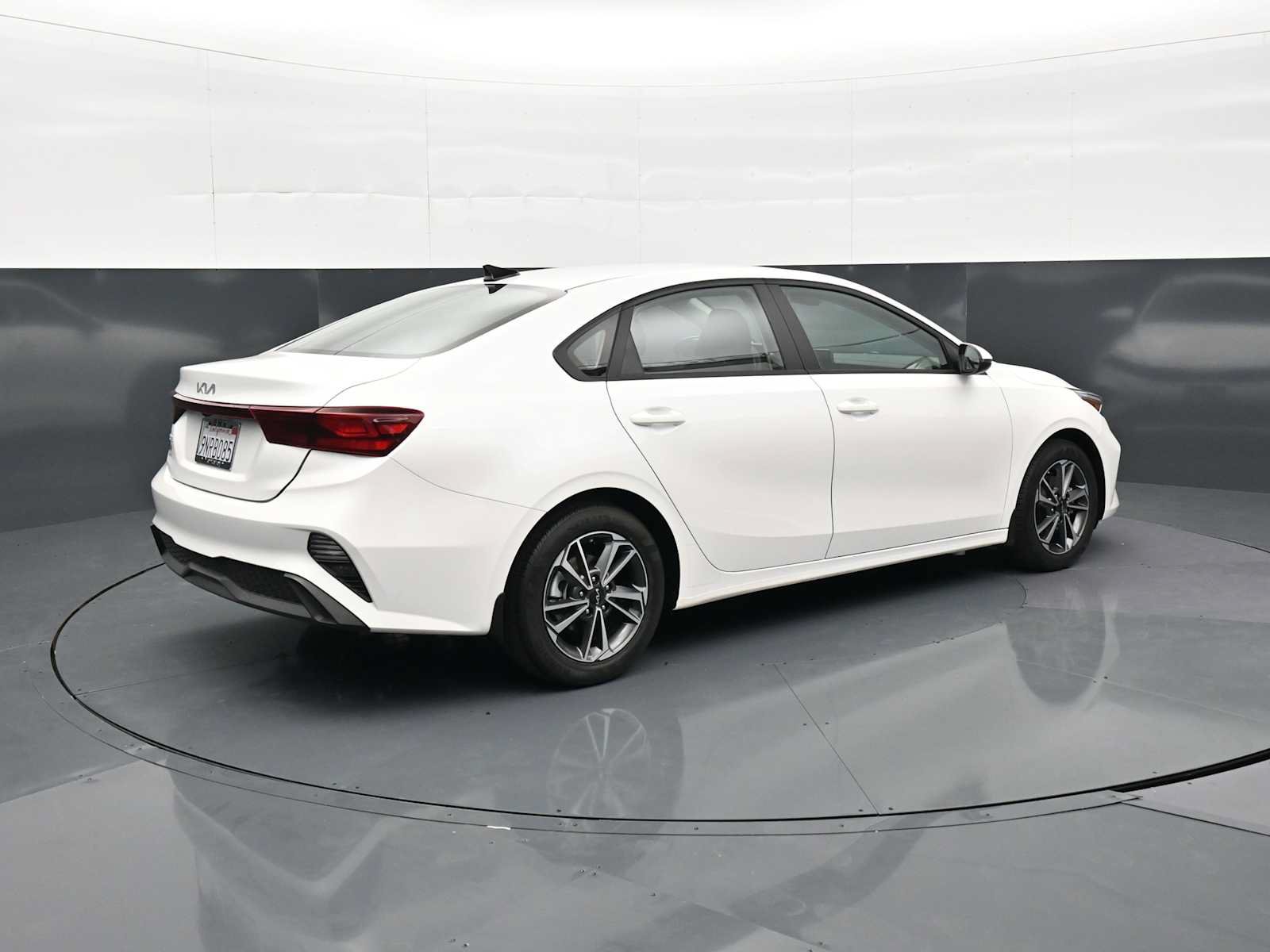 Used 2024 Kia Forte LXS w/ LXS Technology Package FWD image 5