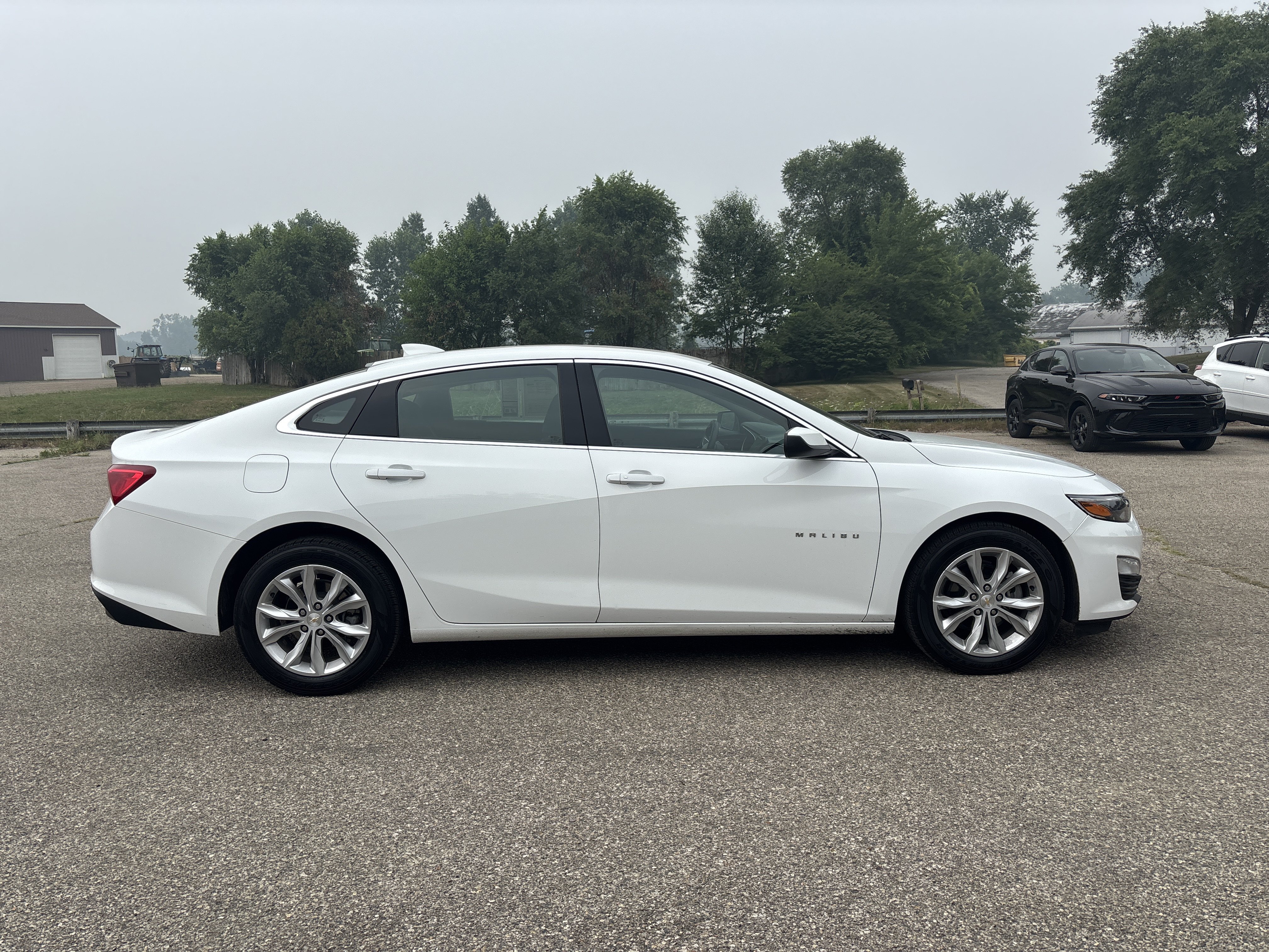 Used 2024 Chevrolet Malibu LT FWD image 2