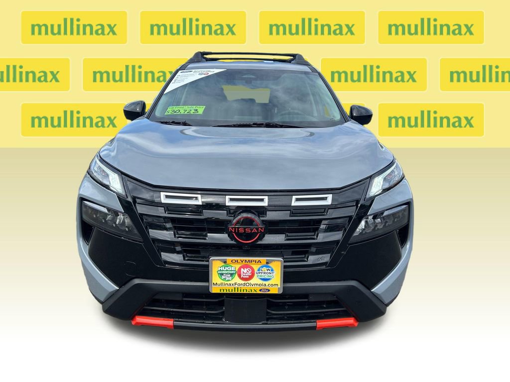 Used 2025 Nissan Rogue SV AWD/4WD image 16