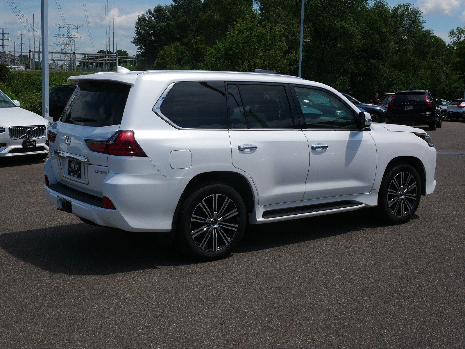 Used 2021 Lexus LX 570 4WD w/ Luxury Package image 7