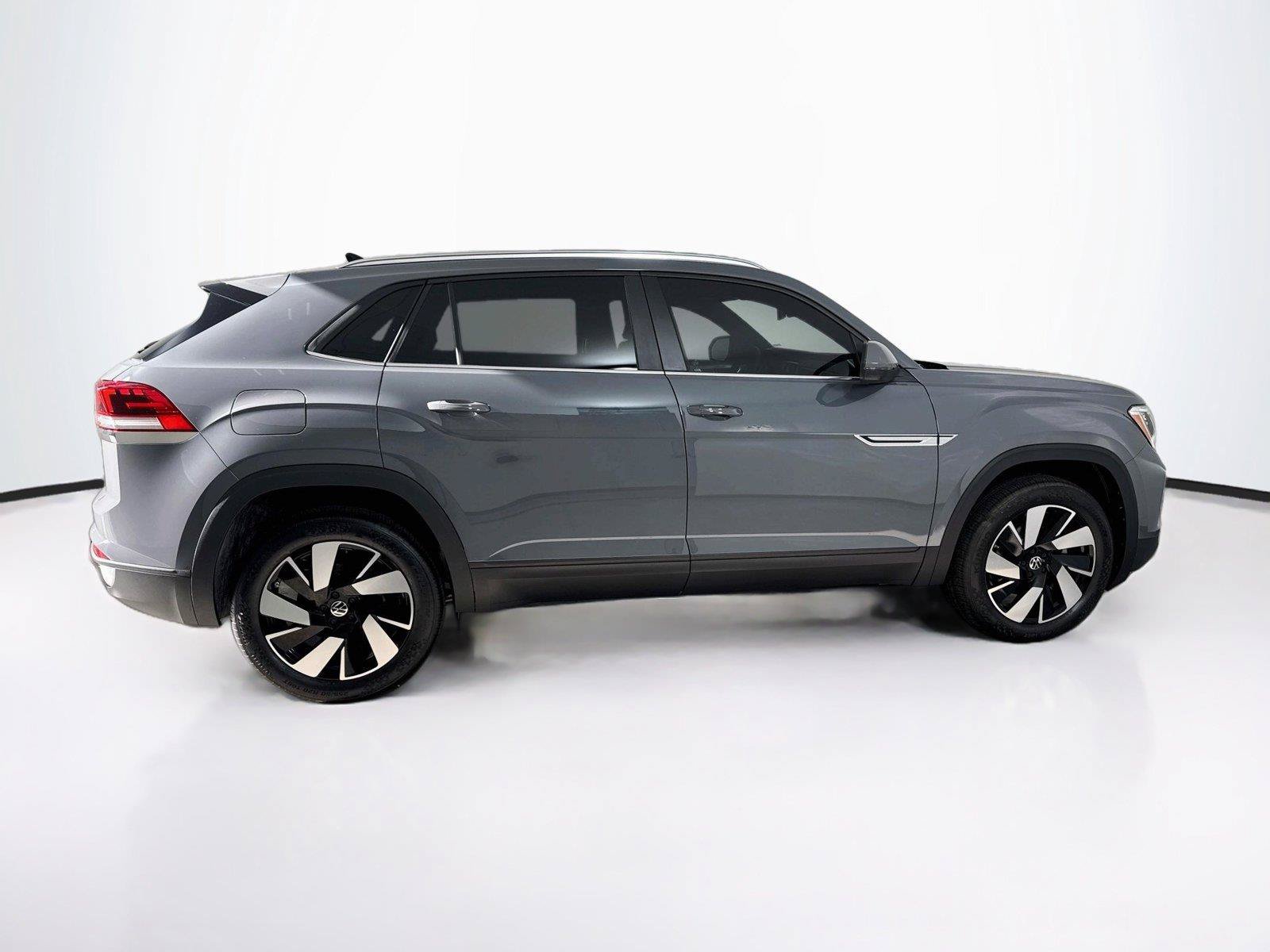 New 2026 Volkswagen Atlas Cross Sport SE FWD image 8