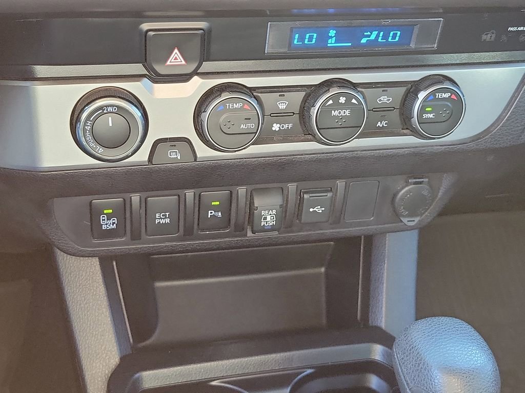 Used 2021 Toyota Tacoma SR5 w/ Trail Edition image 29