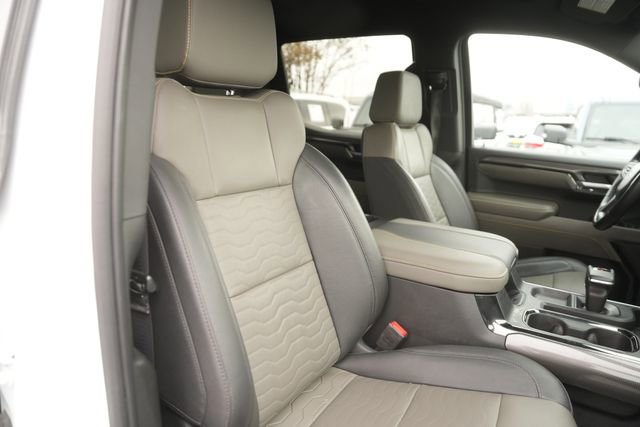 Used 2023 Chevrolet Silverado 1500 ZR2 w/ Technology Package image 19