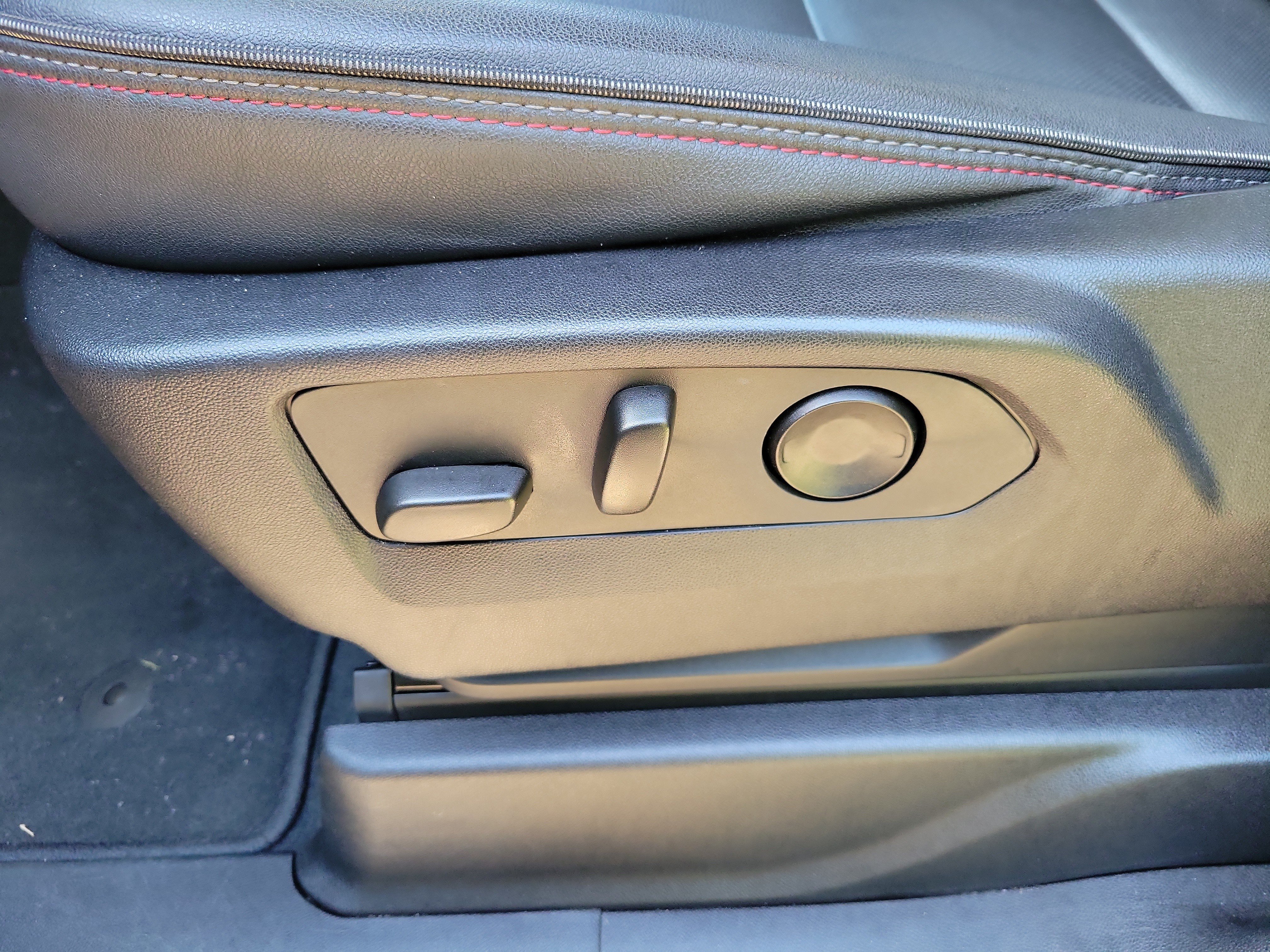 Used 2023 Chevrolet Suburban RST RWD image 23