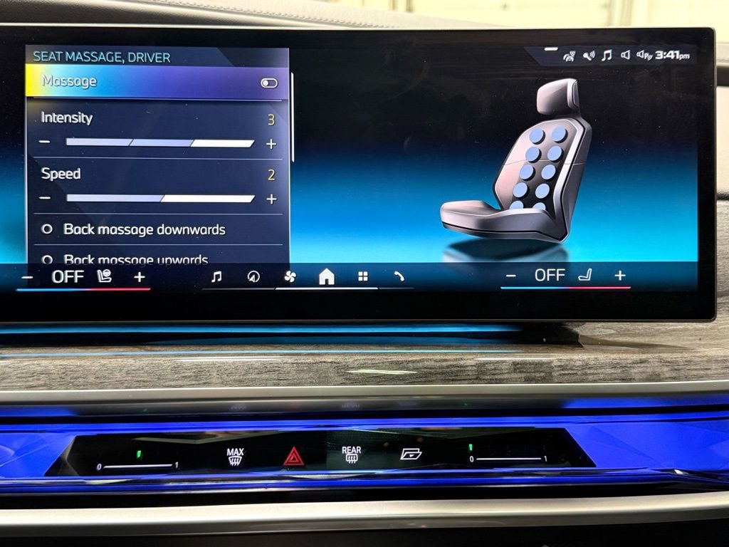 Used 2024 BMW i7 M70 w/ Premium Package image 28