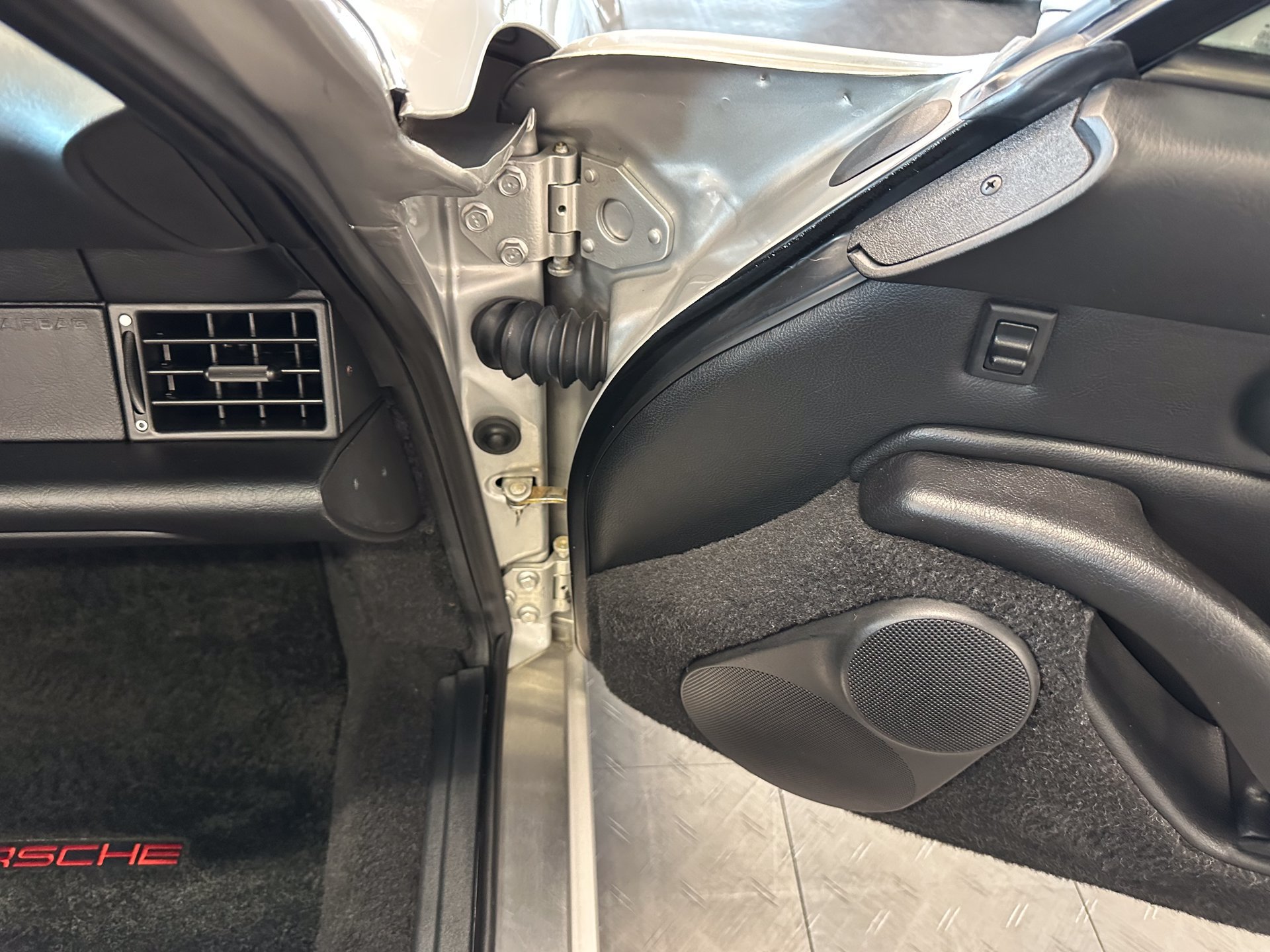 Used 1998 Porsche 911 Carrera RWD image 83