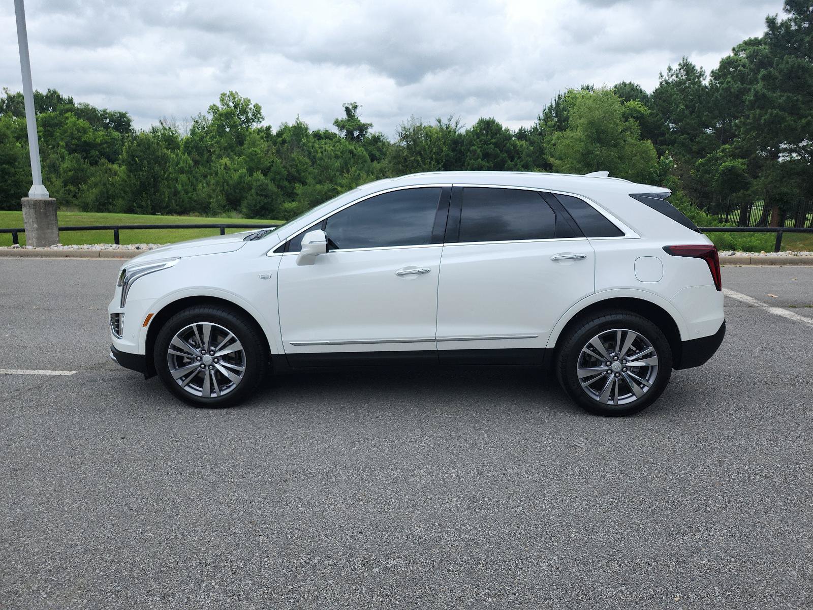 Used 2024 Cadillac XT5 Premium Luxury w/ Technology Package FWD image 2