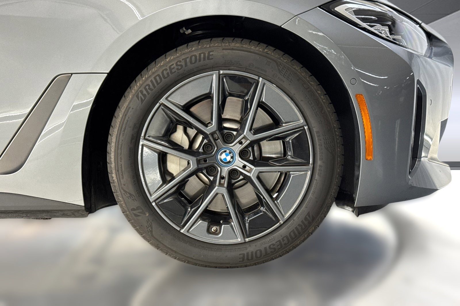 Used 2023 BMW i4 eDrive35 w/ Premium Package RWD image 11