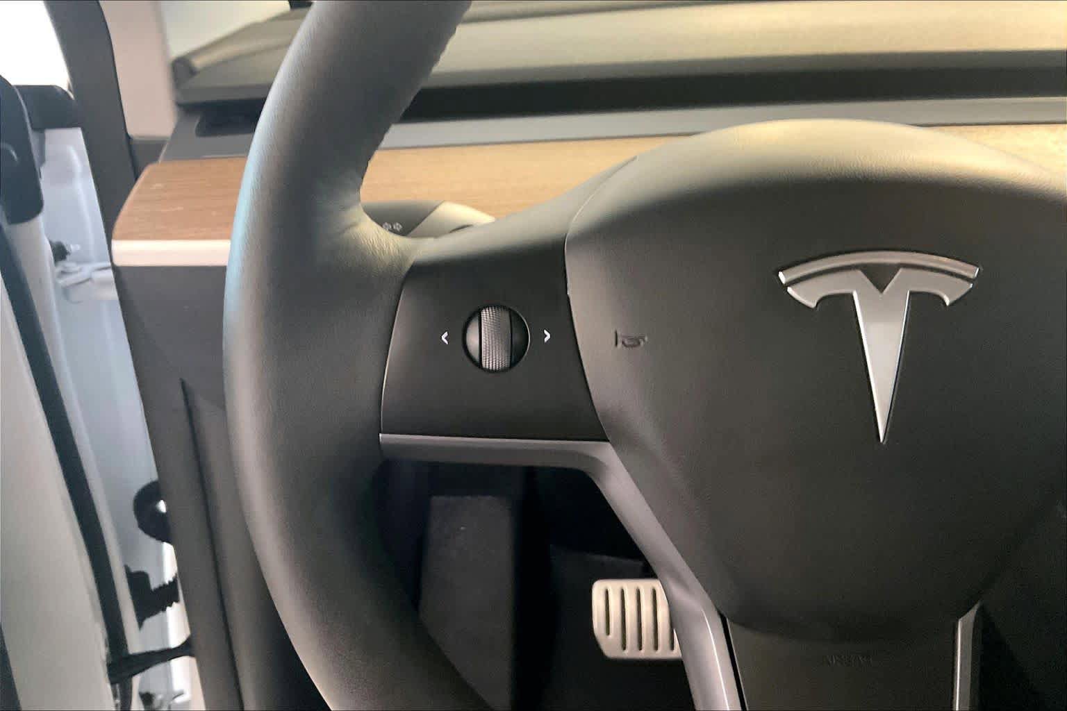 Used 2024 Tesla Model Y Performance image 20