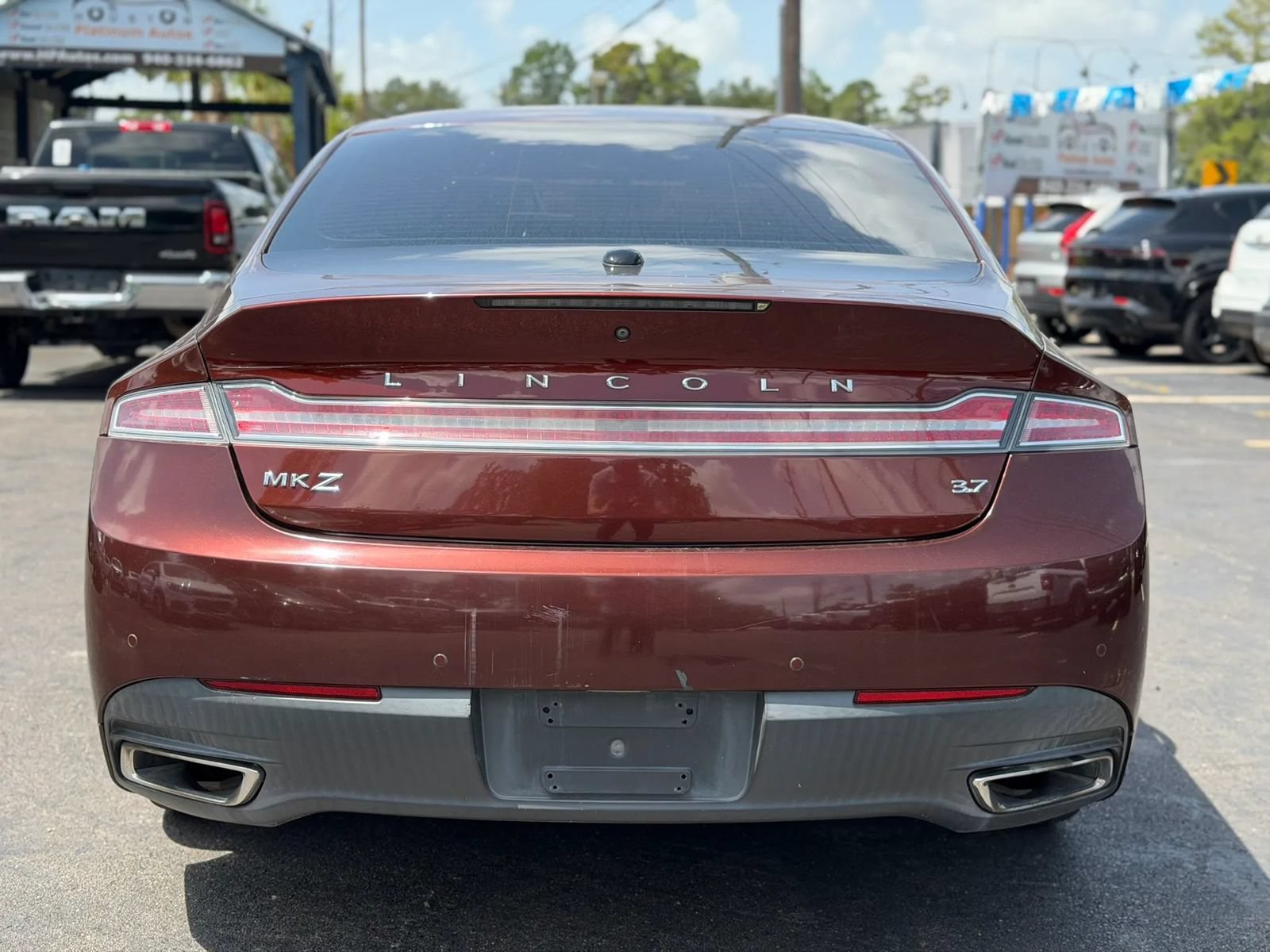 Used 2016 Lincoln MKZ w/ Equipment Group 300A Reserve FWD image 8