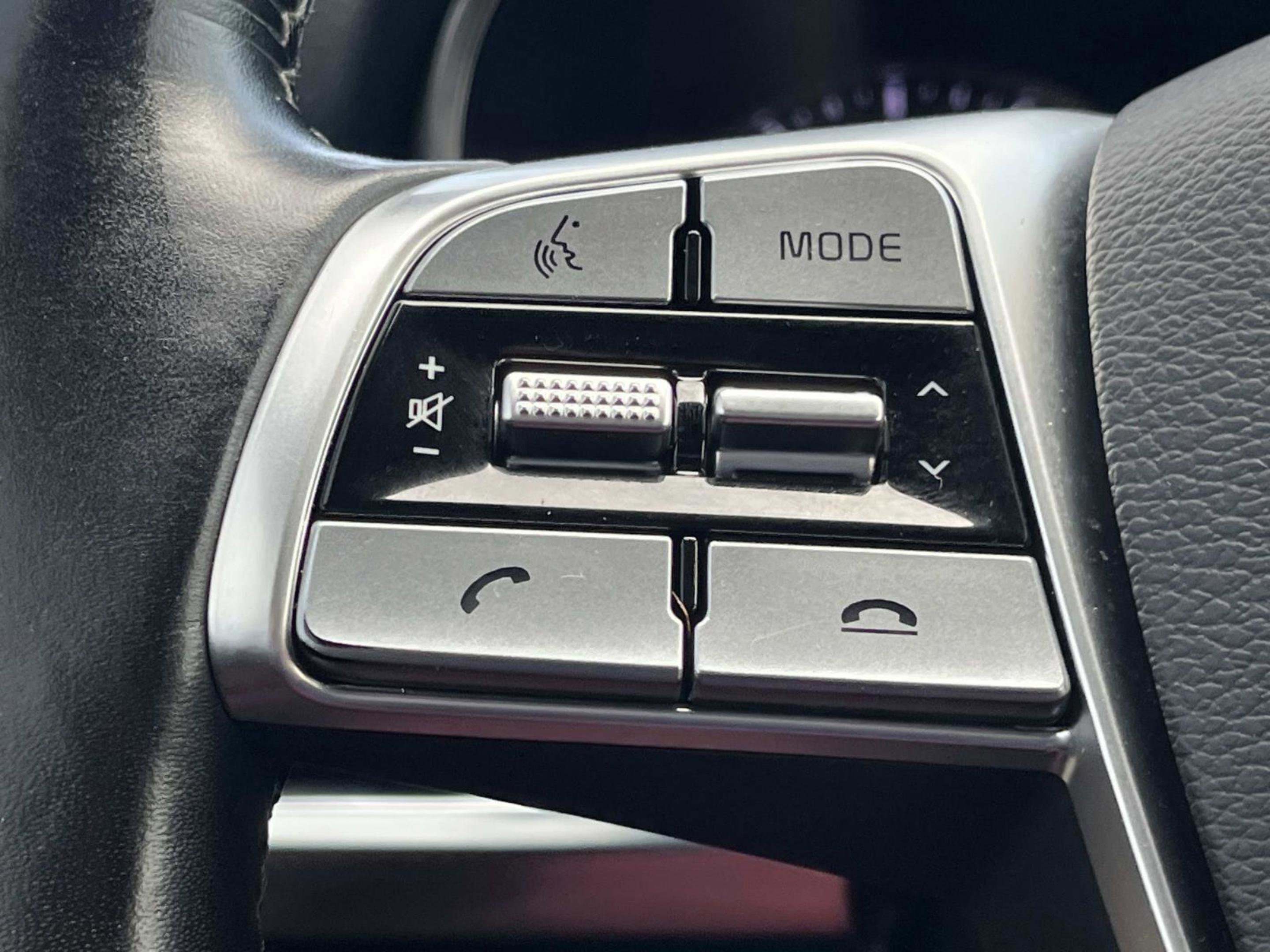 Used 2022 Kia Telluride SX w/ SX Prestige Package image 40