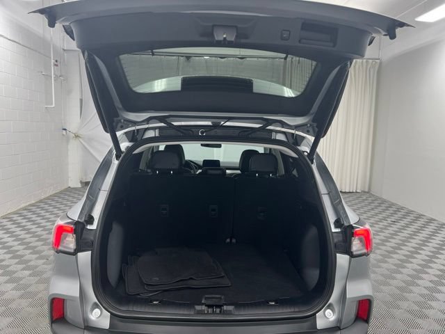 Used 2022 Ford Escape Titanium w/ Class II Trailer Tow Package AWD/4WD image 8
