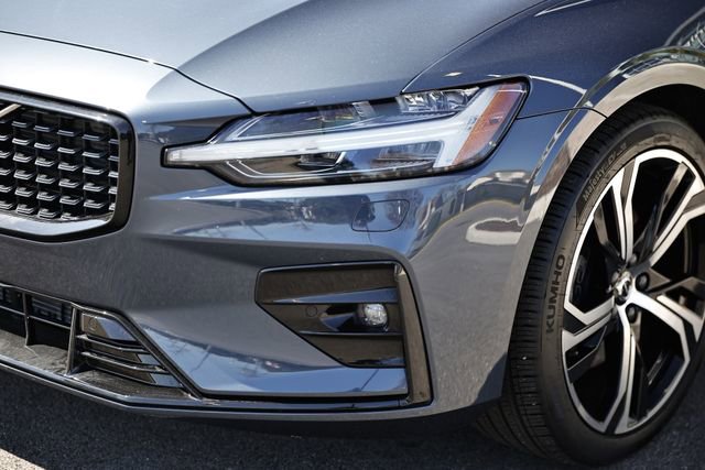 Used 2024 Volvo S60 B5 Core image 12