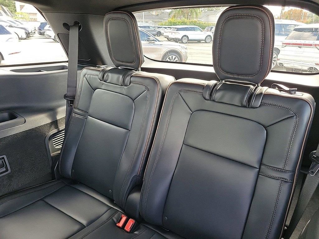 New 2025 Lincoln Aviator Black Label w/ Jet Appearance Package image 13