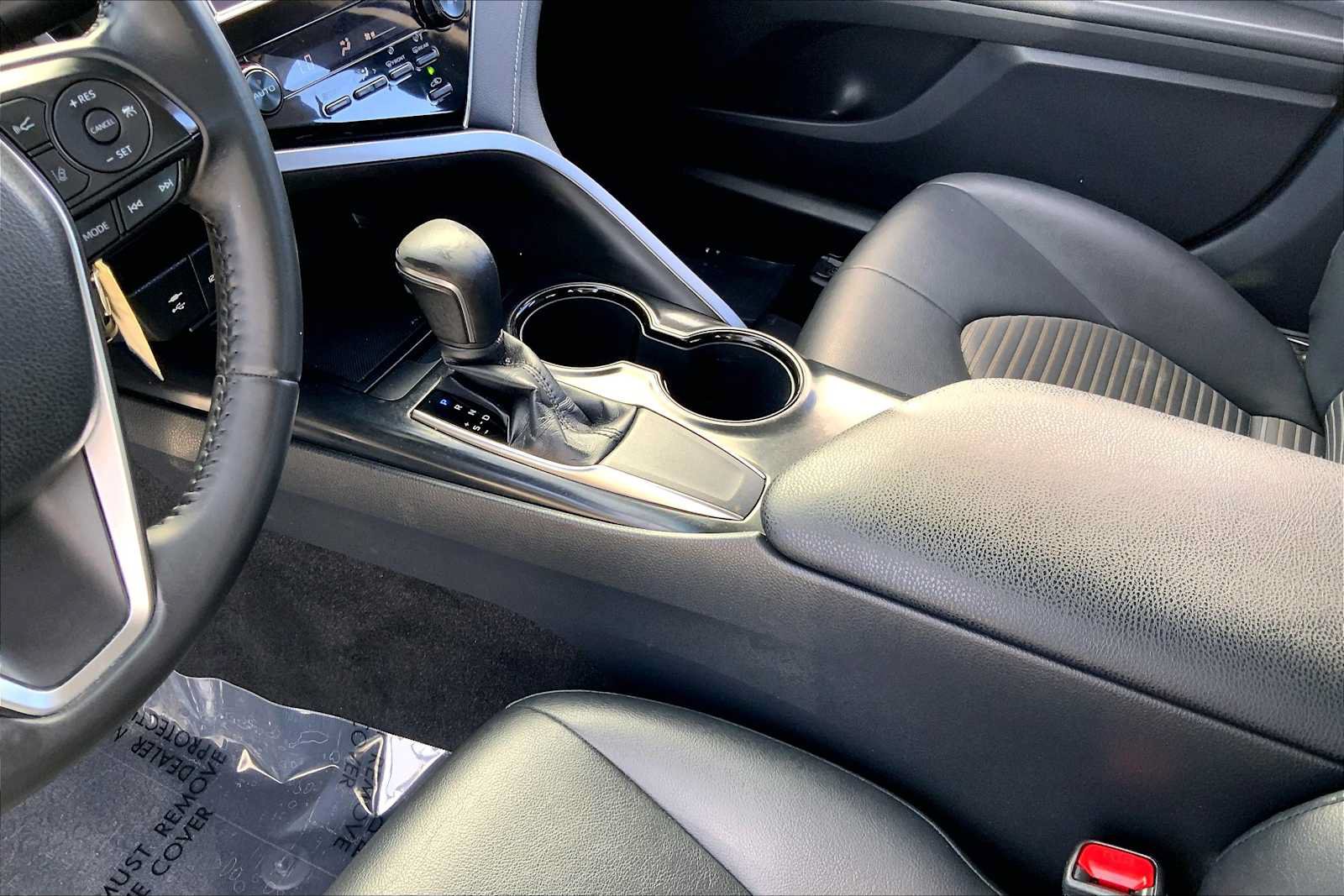 Used 2018 Toyota Camry SE FWD image 14