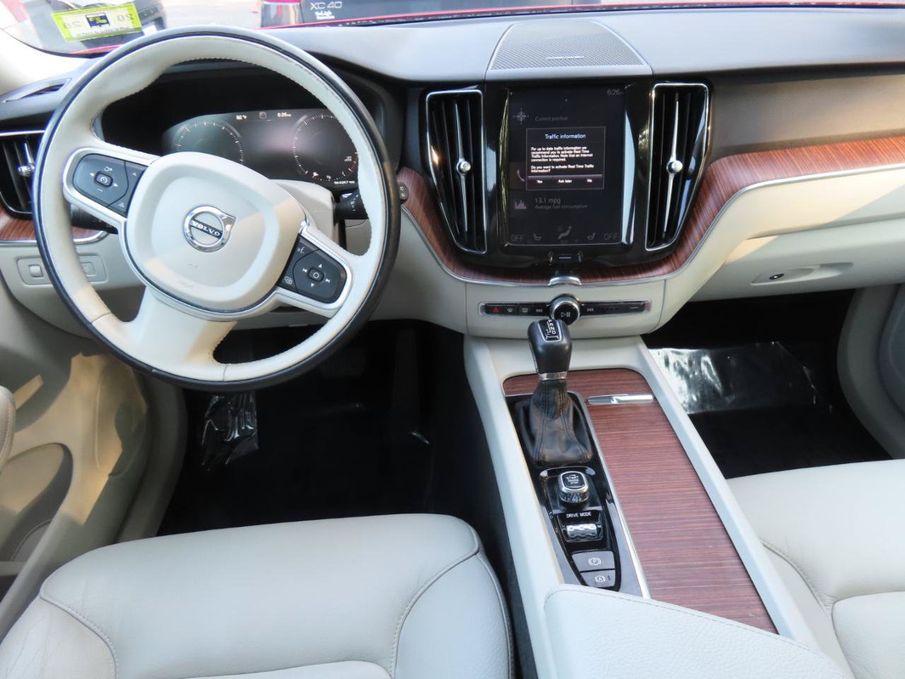 Used 2019 Volvo XC60 T6 Momentum w/ Multimedia Package AWD/4WD image 13