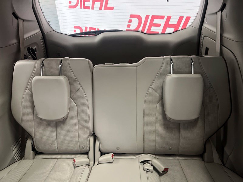 Used 2019 Chrysler Pacifica Limited FWD image 16