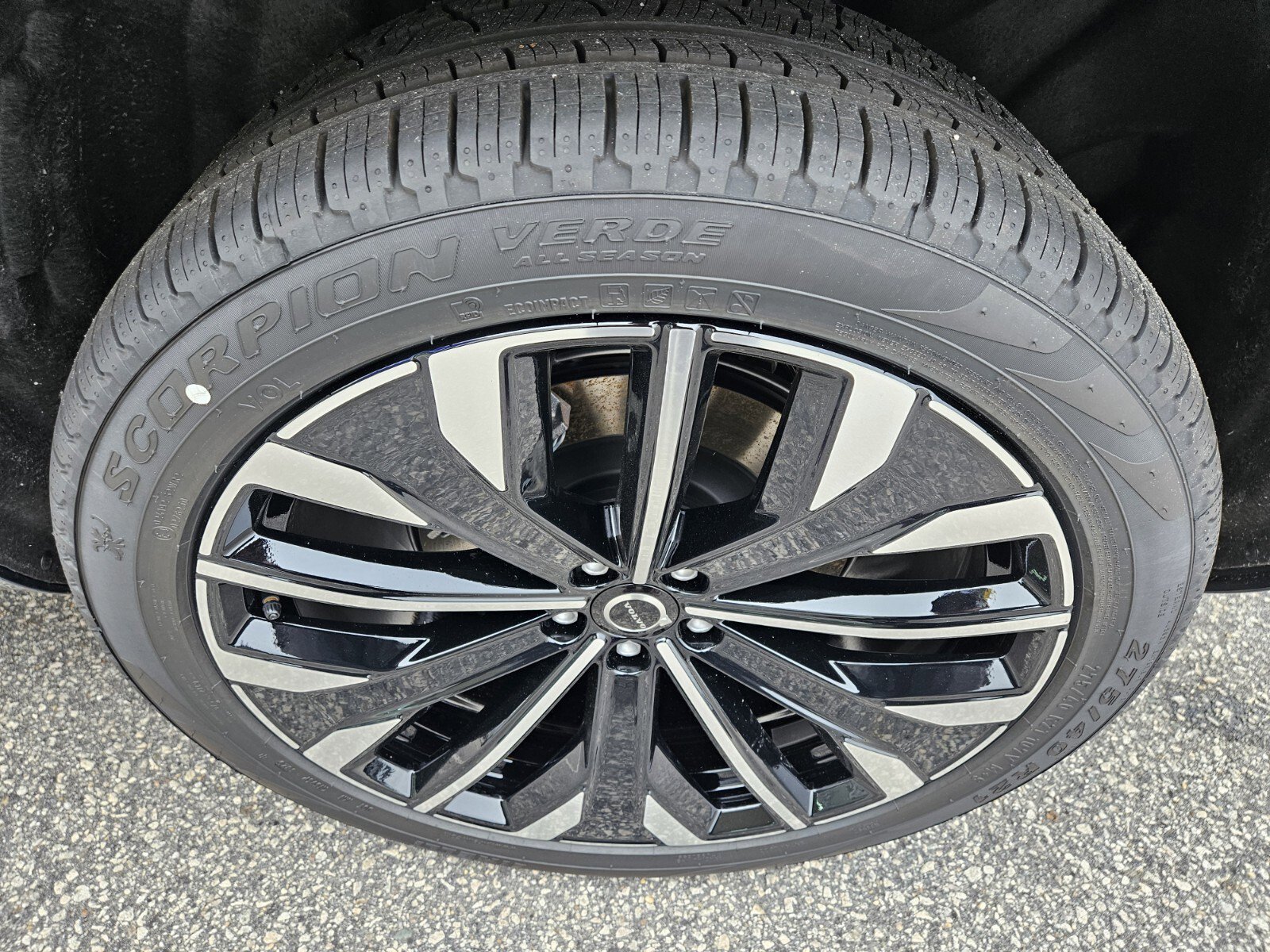 New 2026 Volvo XC90 B6 Ultra w/ Protection Package AWD/4WD image 11