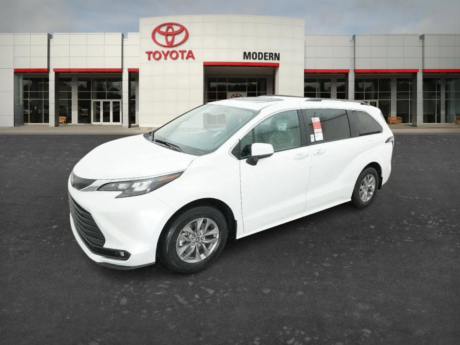 New 2026 Toyota Sienna XLE FWD image 1