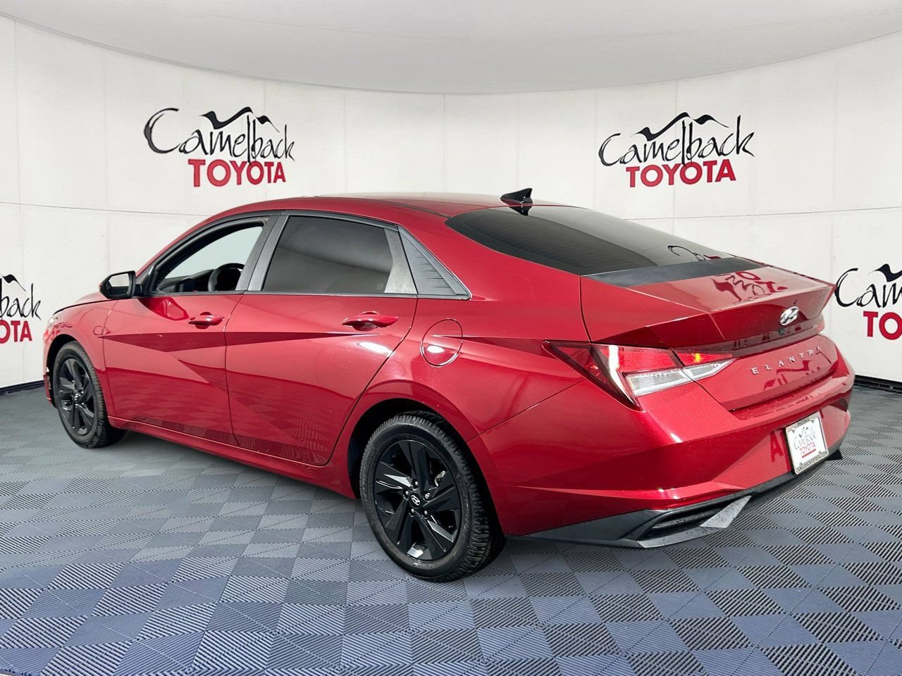 Used 2023 Hyundai Elantra SEL FWD image 6