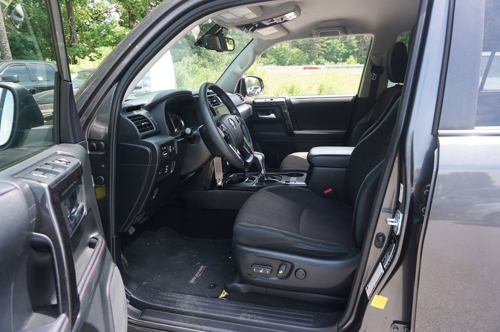 Used 2021 Toyota 4Runner TRD Off-Road image 2