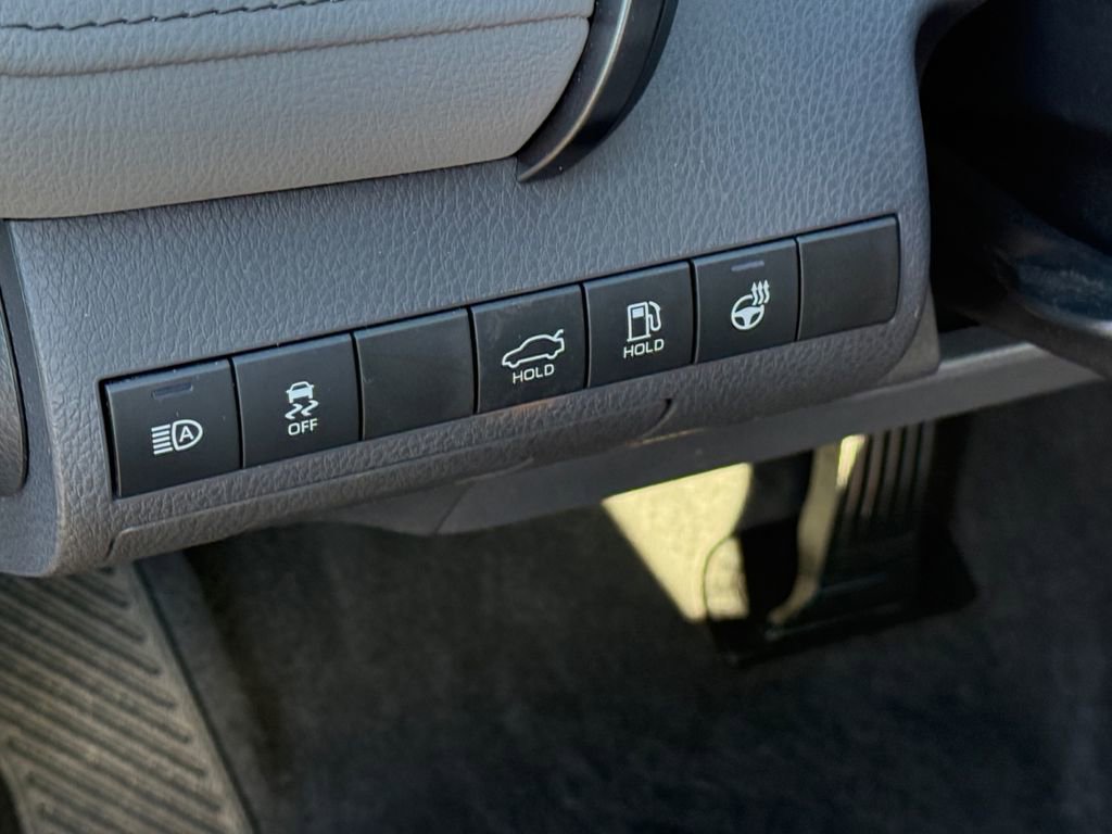 Used 2021 Toyota Camry SE w/ Cold Weather Package image 24