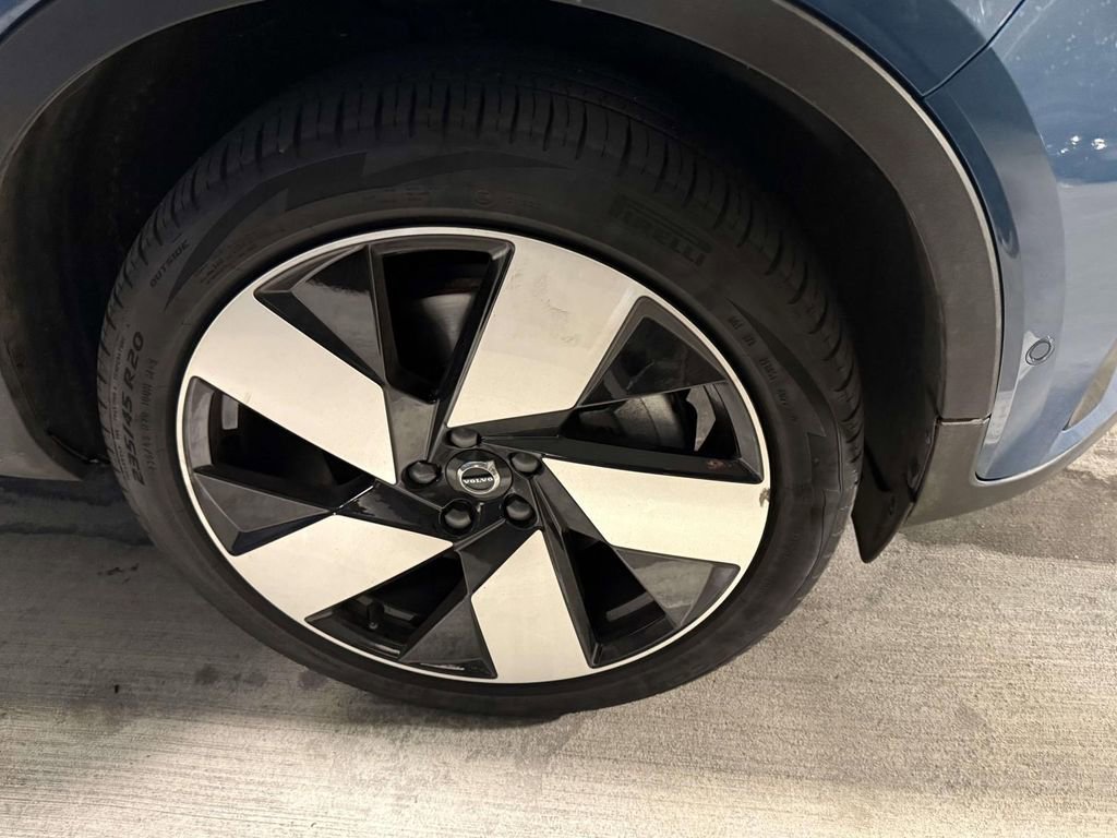 Used 2023 Volvo XC40 Recharge Ultimate AWD/4WD image 4