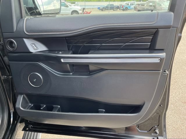 Used 2018 Ford Expedition Platinum AWD/4WD image 43