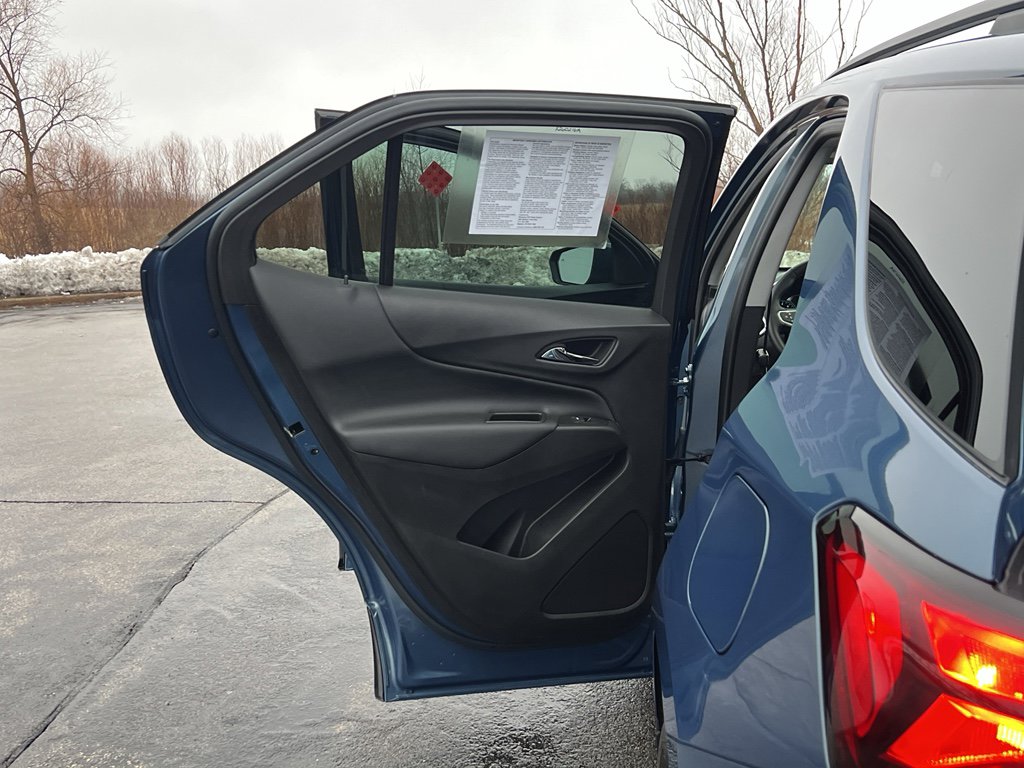 Used 2024 Chevrolet Equinox LT image 33