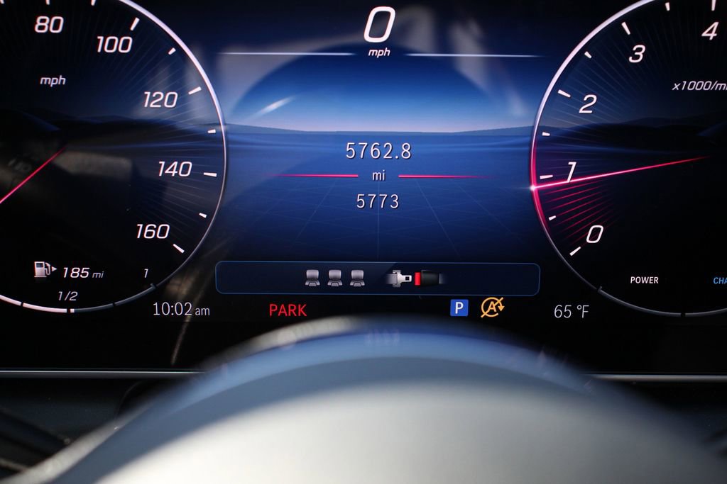 Used 2025 Mercedes-Benz GLC 300 4MATIC image 32