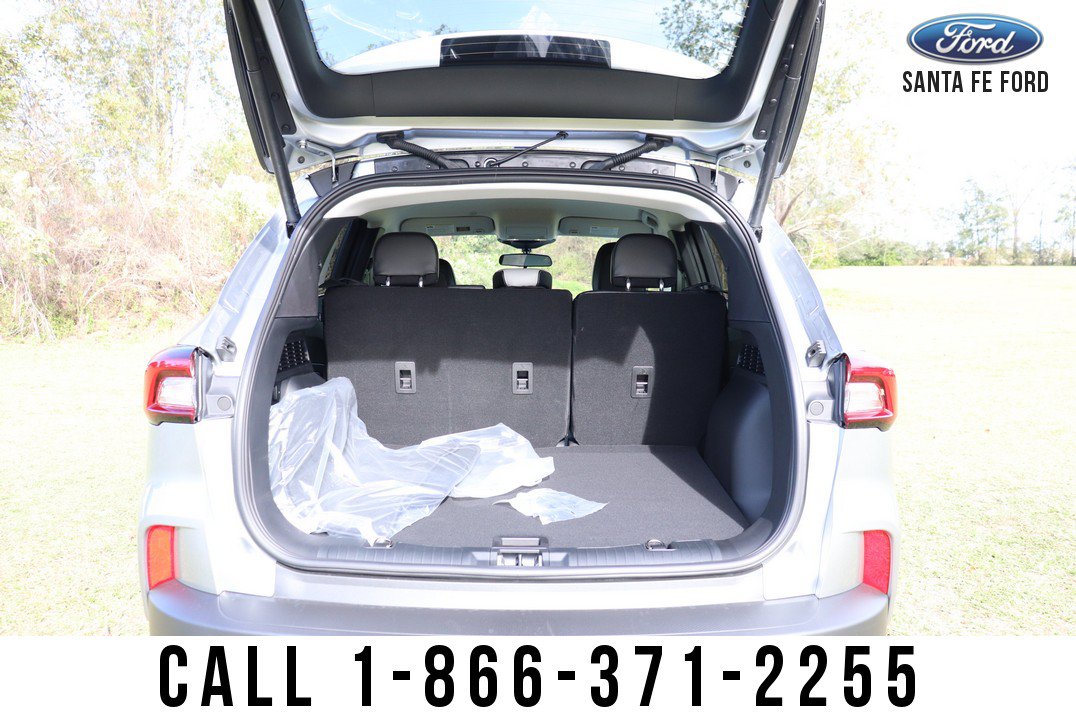New 2023 Ford Escape SE image 41