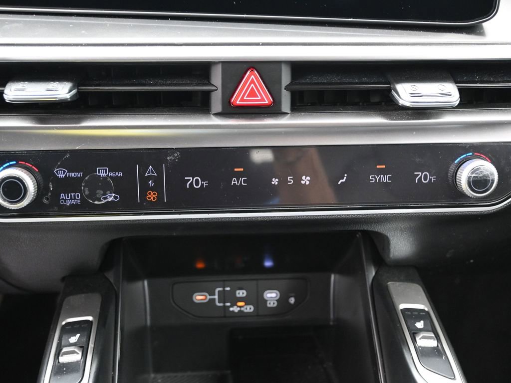 Used 2025 Kia Sorento S image 25