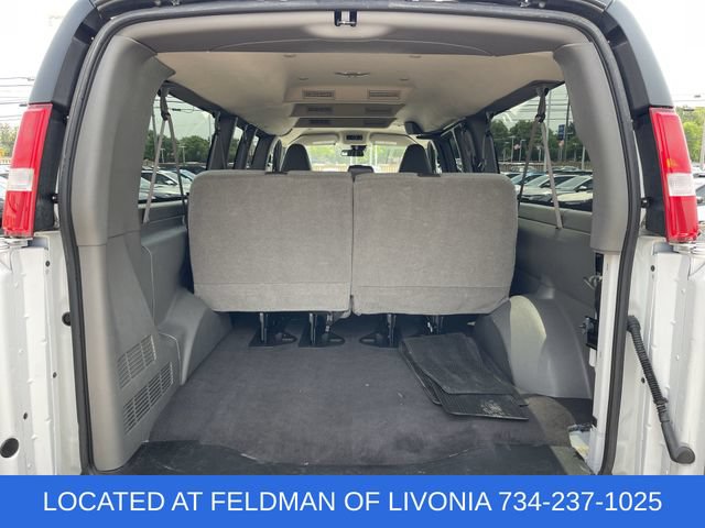 Used 2025 Chevrolet Express 3500 LT w/ LT Preferred Equipment Group RWD image 22
