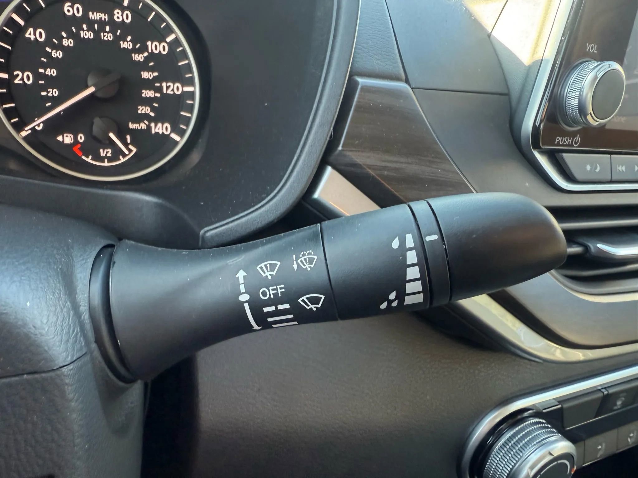 Used 2024 Nissan Altima 2.5 SV image 15