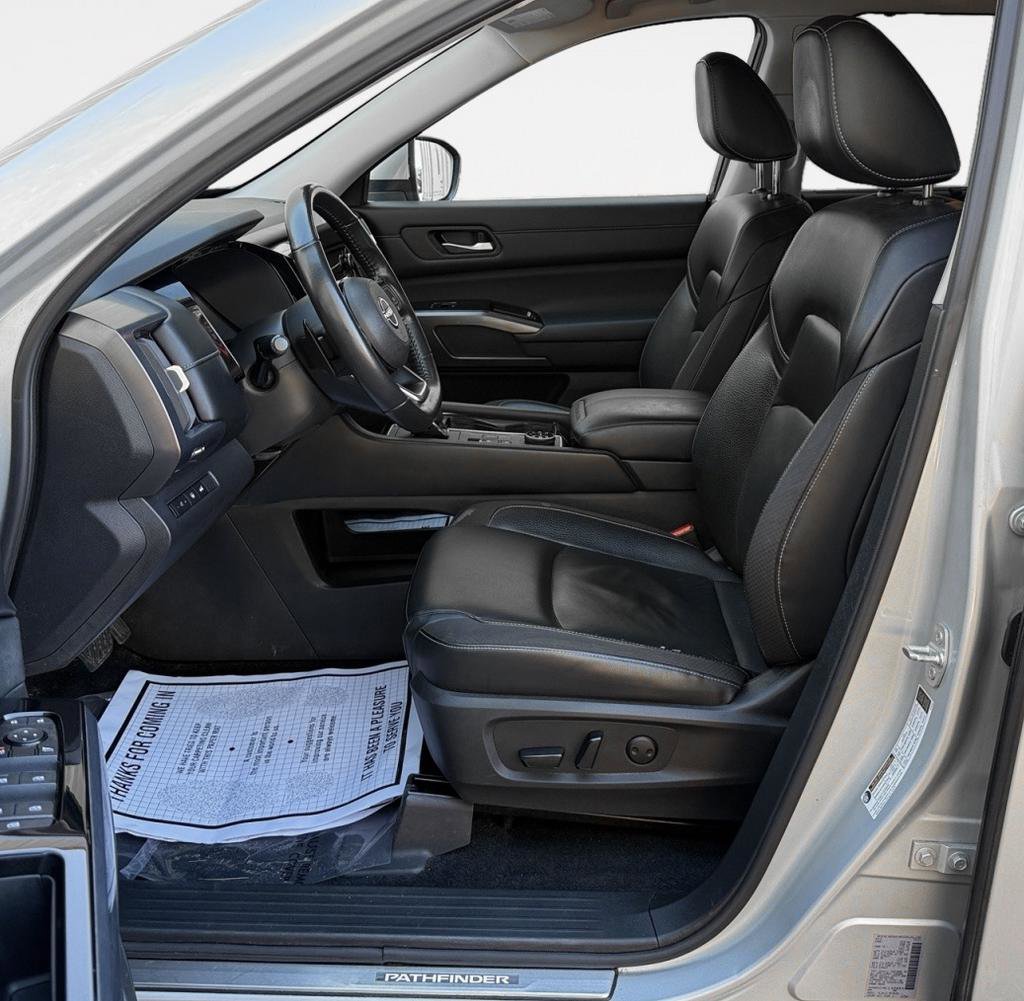 Used 2022 Nissan Pathfinder SL w/ Lighting Package (N92) image 12