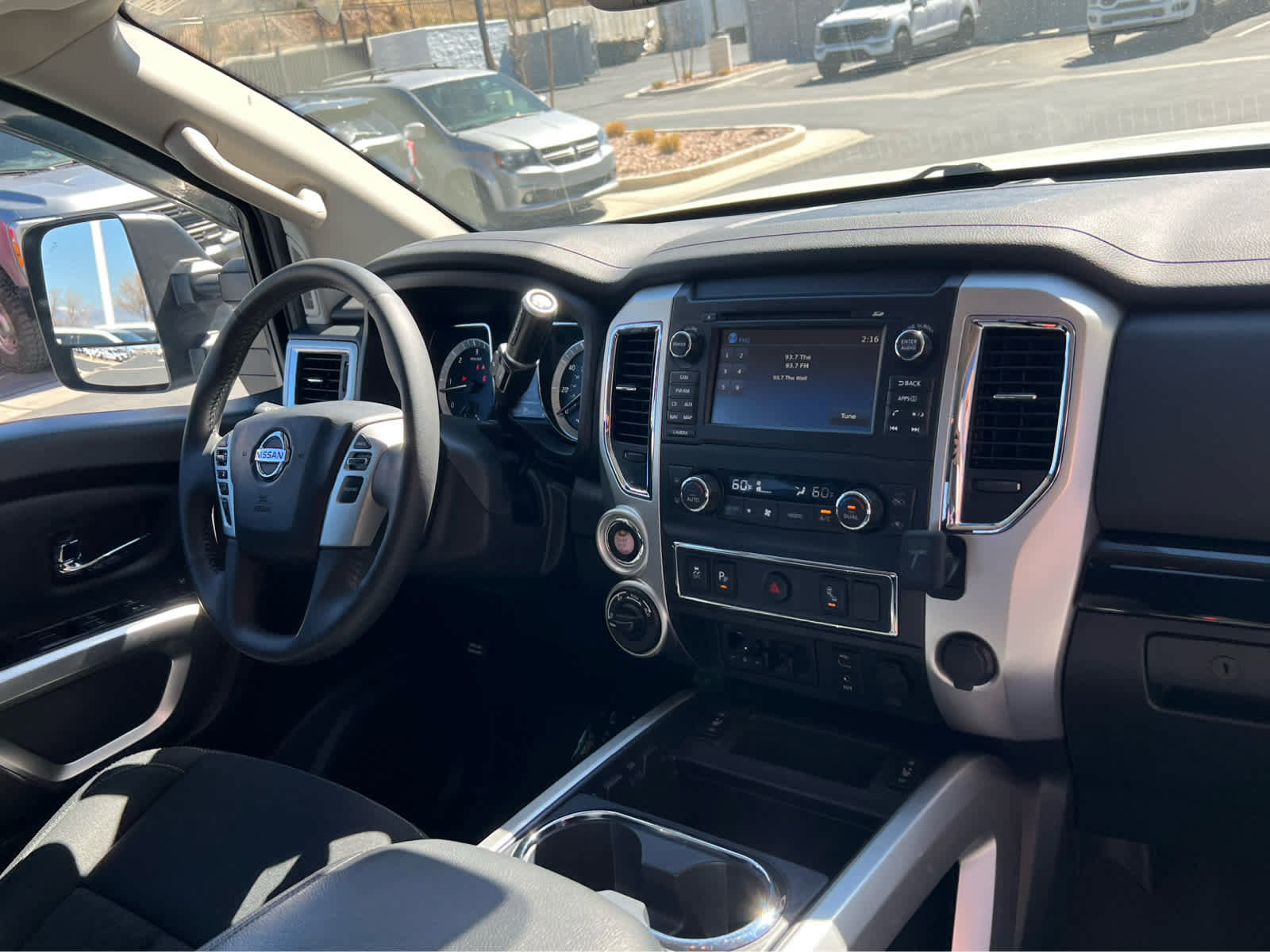 Used 2017 Nissan Titan SV AWD/4WD image 20