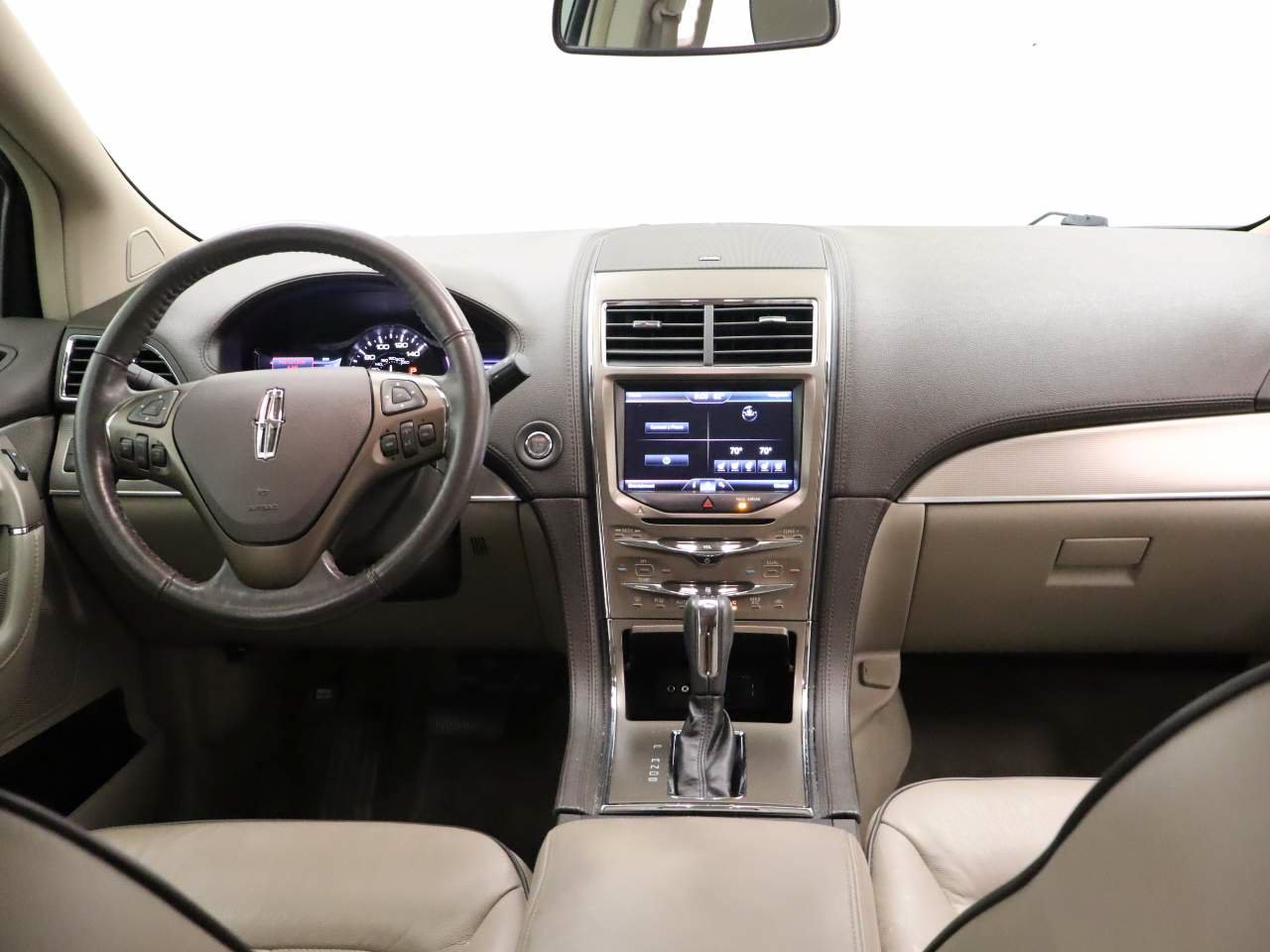 Used 2013 Lincoln MKX AWD image 6