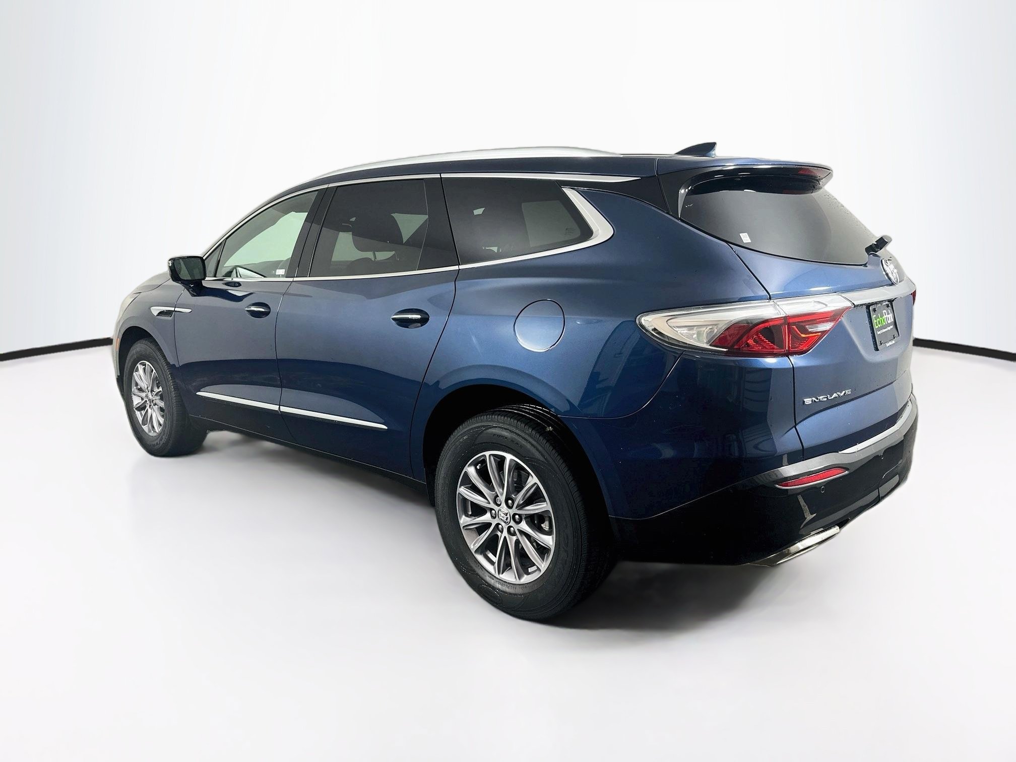 Used 2023 Buick Enclave Essence w/ Trailering Package, 5000 lbs. FWD image 5