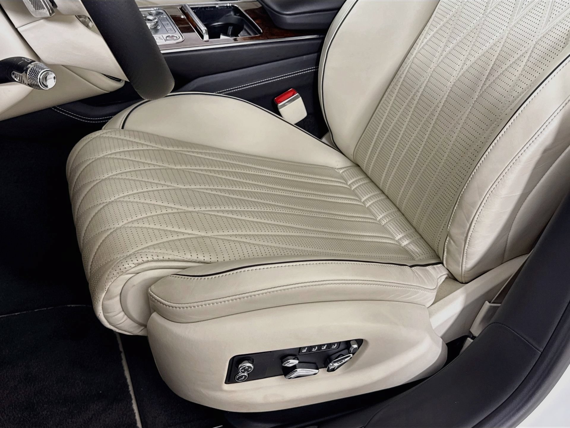 Used 2021 Bentley Flying Spur W12 AWD/4WD image 18