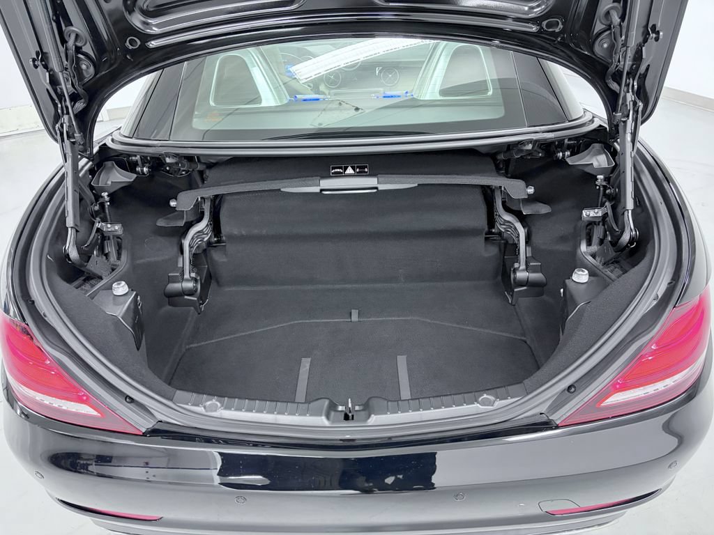 Used 2017 Mercedes-Benz SLC 300 image 22
