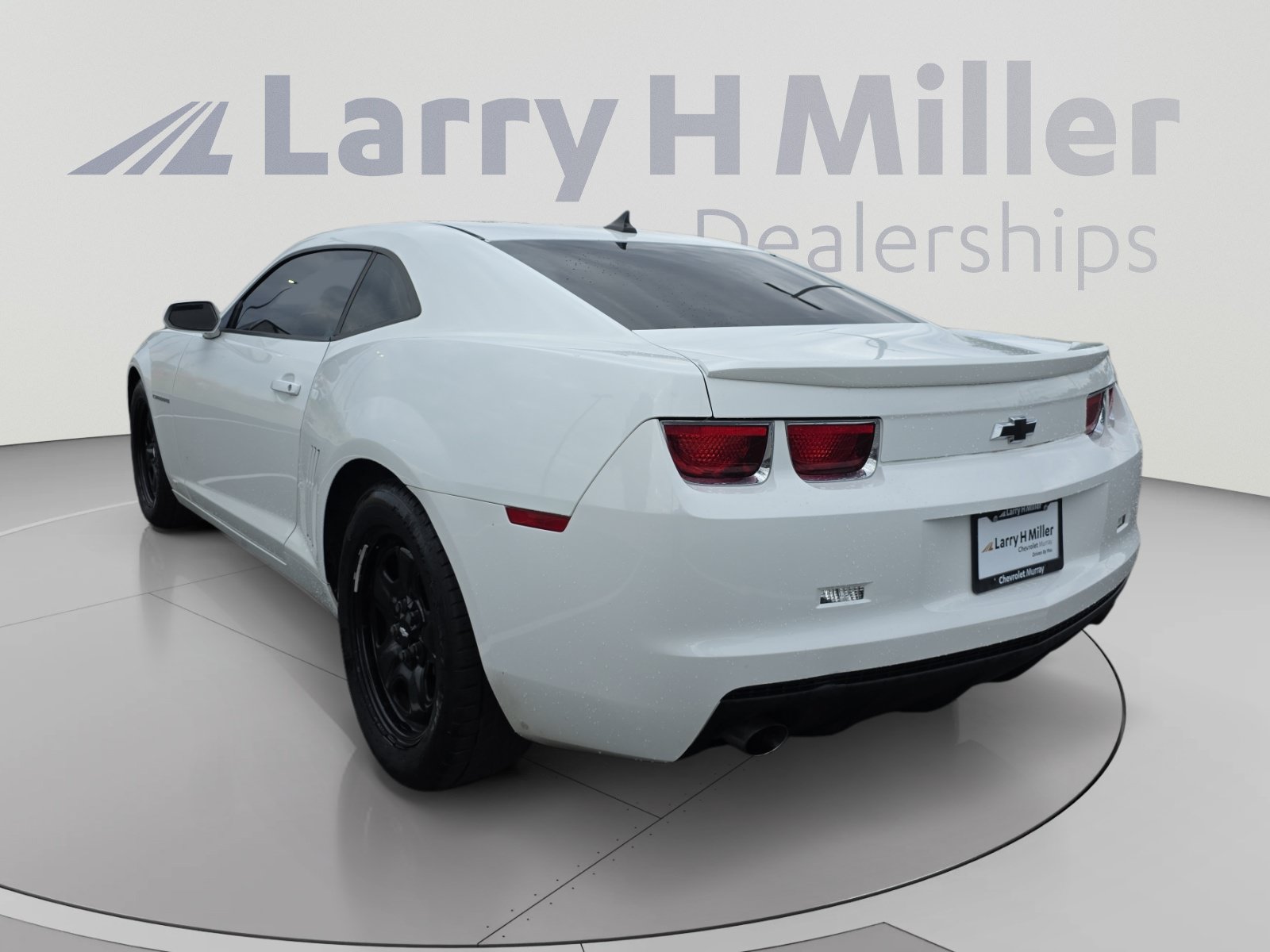 Used 2013 Chevrolet Camaro LS RWD image 3