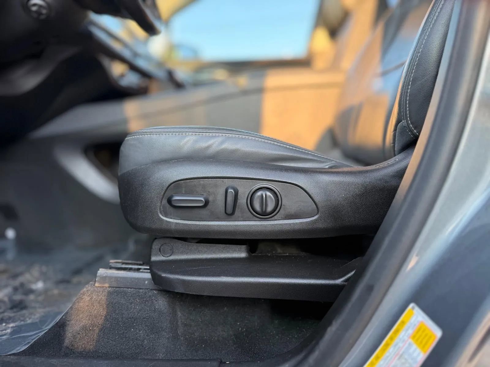 Used 2018 Buick Enclave Premium w/ Experience Buick Package image 9