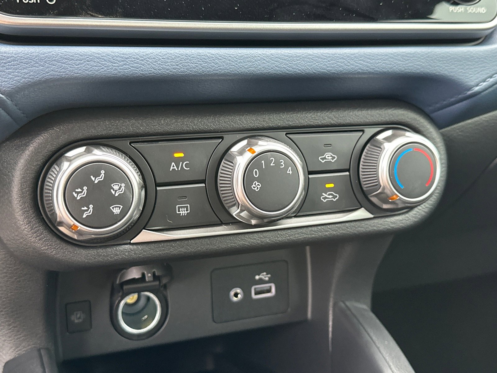 New 2025 Nissan Versa SV w/ Trunk Package image 30